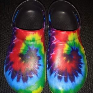 NEW Unisex Tye Dye Crocs